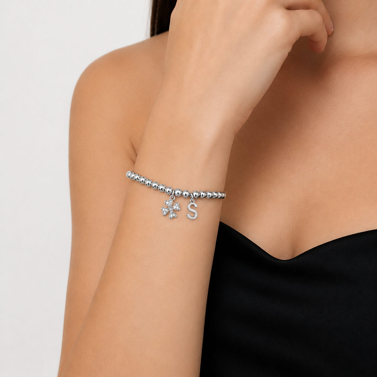 Bracciale Sfere con Quadrifoglio e Iniziale
