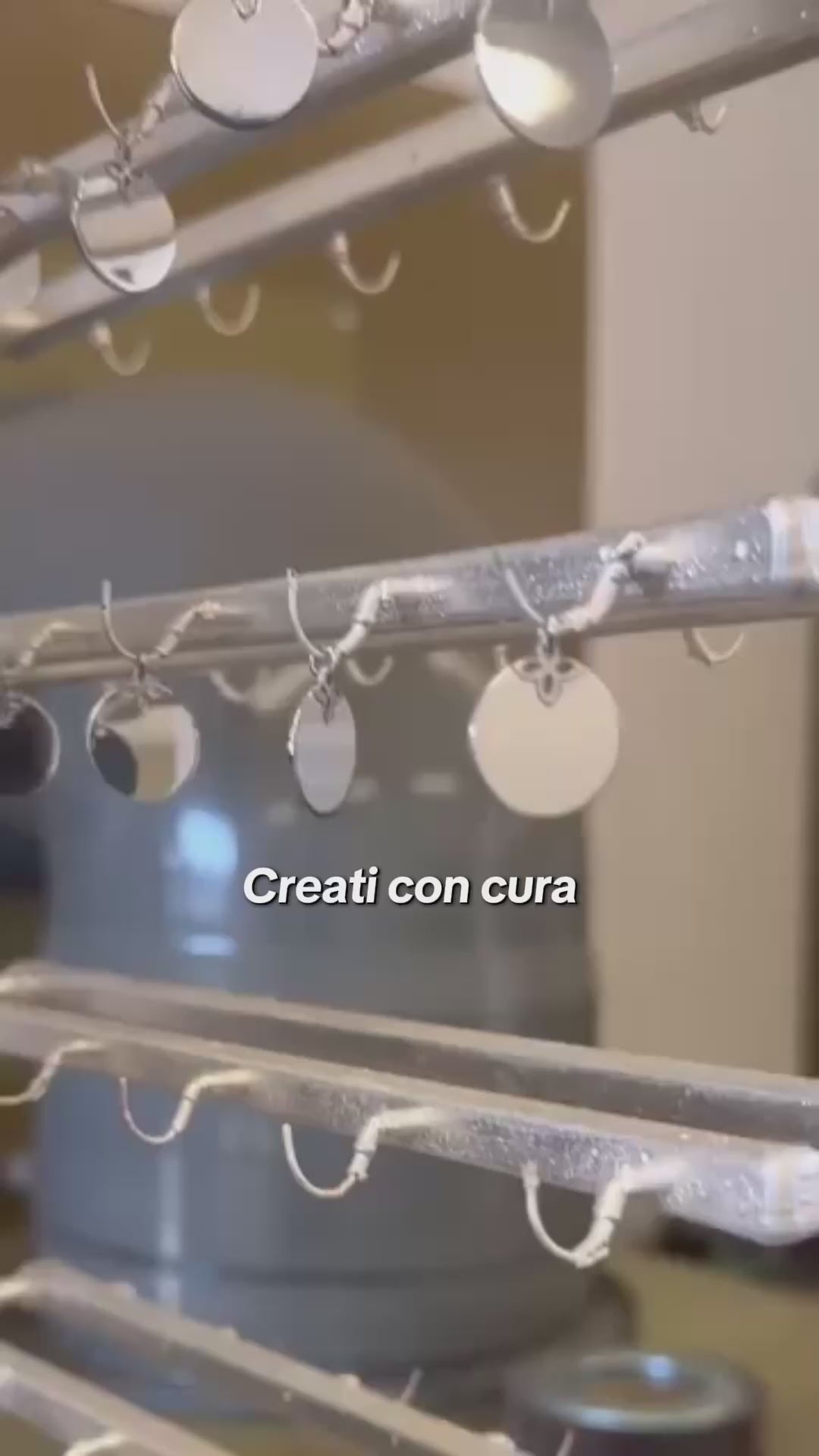 Carica il video: 